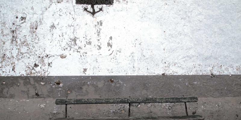 从原型到市场：揭秘深圳鸿创如何通过精密中试流程打造未来科技硬件