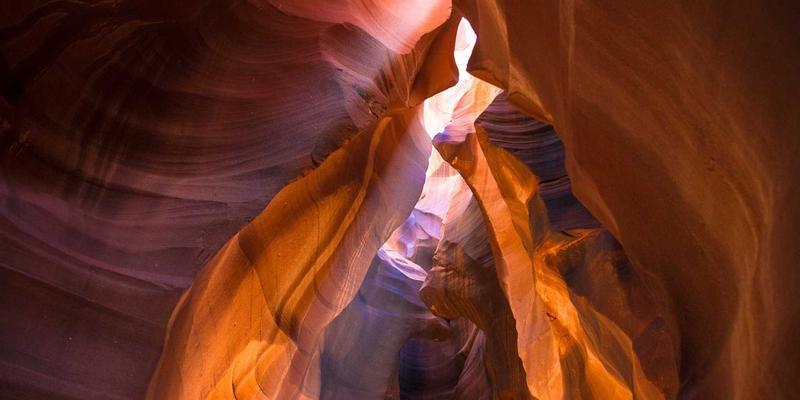 解码未来科技：深圳鸿创工业网关如何通过协议兼容与转换技术重塑智能硬件生态